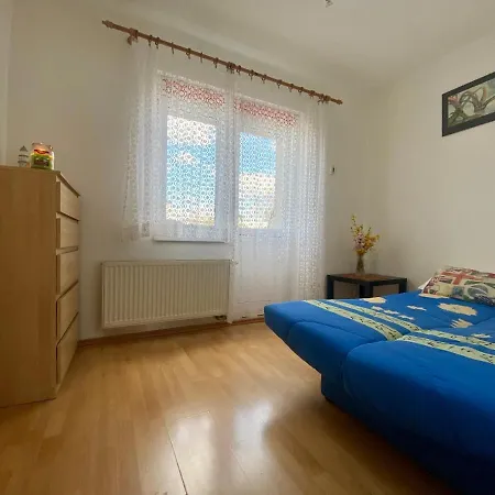 Apartment Bright Next To Castle Prague